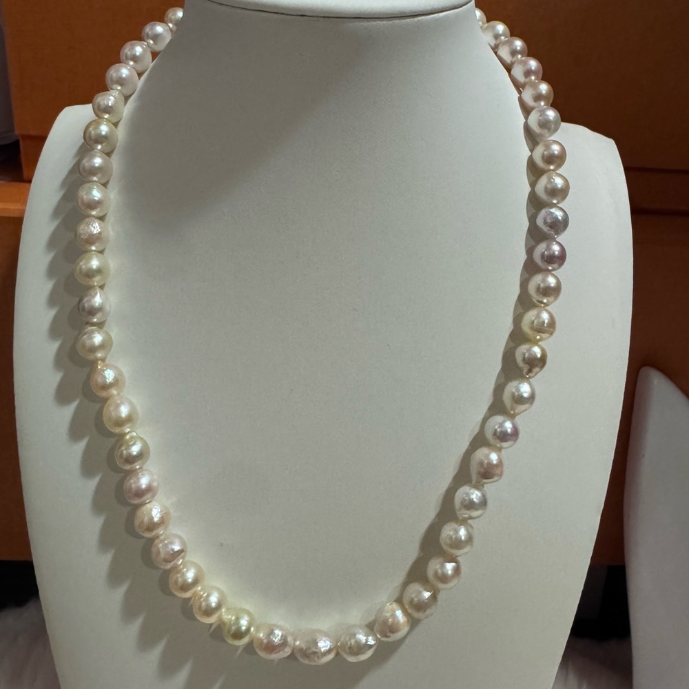 Elegant Pearl Necklace